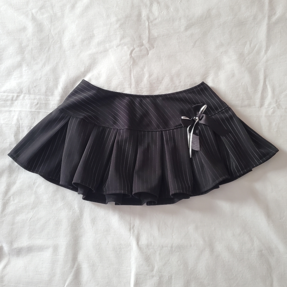 SOLD Low Rise Pleated Skirt